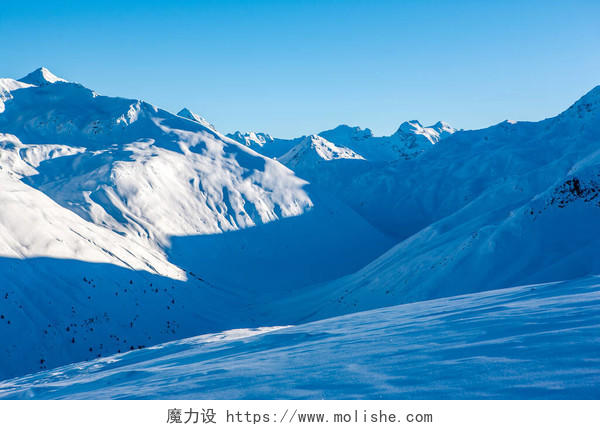 意大利东北部白云岩山脉美丽的冬季风景